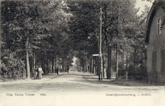 14303 Gezicht in de Rijksstraatweg met bomen te Soestdijk (gemeente Soest) uit het noordoosten.N.B. De straatnaam ...